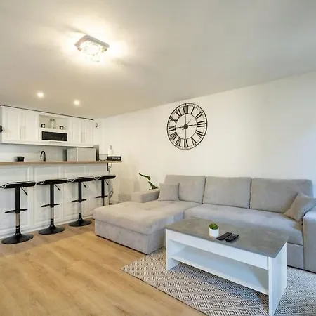 Beau T2 Avec Terrasses A 10mn A Pied De La Apartment