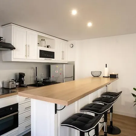 Beau T2 Avec Terrasses A 10mn A Pied De La Apartment *